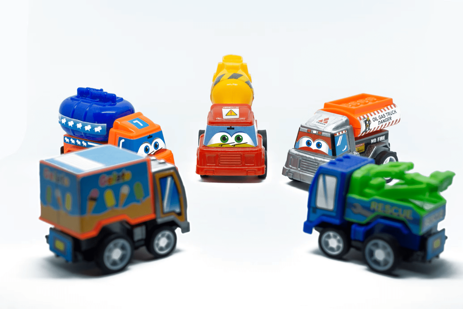 5 set of puppet cars